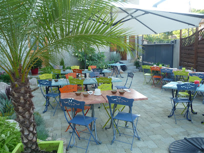 Crêperie Du Port-Galland Restaurant à Saint-Maurice-de-Gourdans