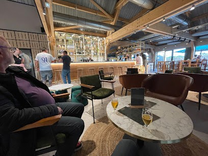 BARNS, Restaurant à Marcoussis