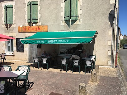 Le Trefle, Restaurant à Persac
