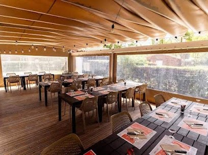 Le Reflet du Lac, Restaurant à Sainte-Eulalie-en-Born