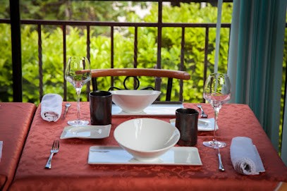 Les Loges Du Jardin D'Aymeric, Restaurant à Clara-Villerach