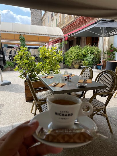 Au Café Du Port, Restaurant à Mèze