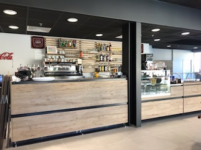 Brasserie Le Versailles La Trinité, Restaurant à La Trinité