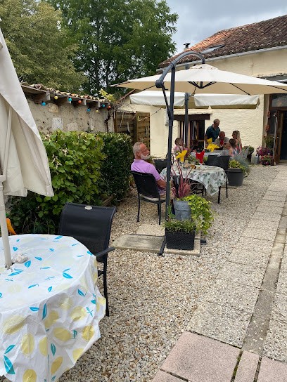 Le Petit Restaurant, Restaurant à Combiers