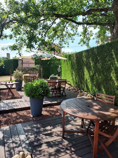 La Petite École, Restaurant à Vergongheon