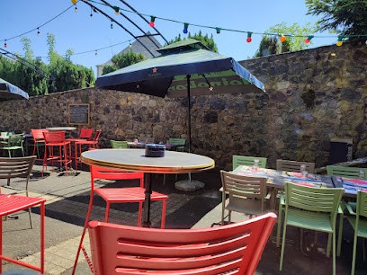 Le P'tit Bonheur, Restaurant à Murol