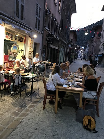 Kitchen3Pyramides, Restaurant à Moûtiers