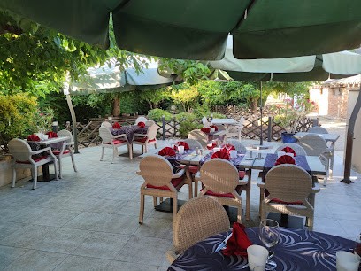 Auberge De L'Eclade, Restaurant à Montpon-Ménestérol