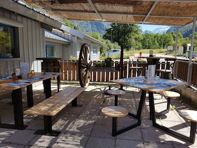 Chez Caro-line, Restaurant à Livet-et-Gavet