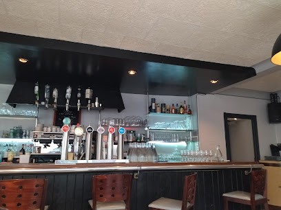 Les Copains D'abord Boudoir, Restaurant à Eymoutiers