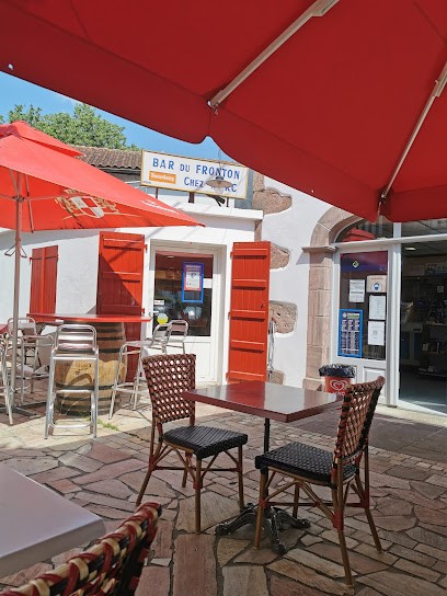 Cafe du fronton, Restaurant à Saint-Étienne-de-Baïgorry