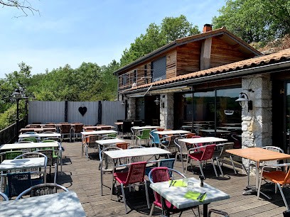 La Folie En Tete, Restaurant à Chauzon