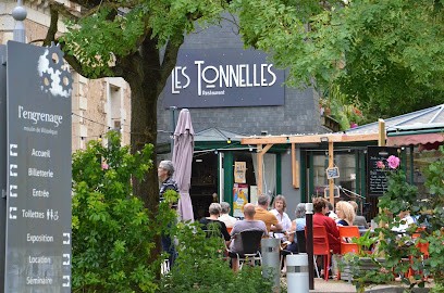 Les Tonnelles, Restaurant à La Chapelle-Saint-Laud
