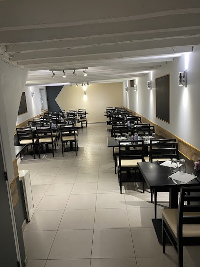 Au Petit Mantilly, Restaurant à Mantilly