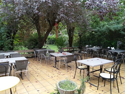 Le Poulpe Du Lac, Restaurant à Sainte-Croix-Volvestre