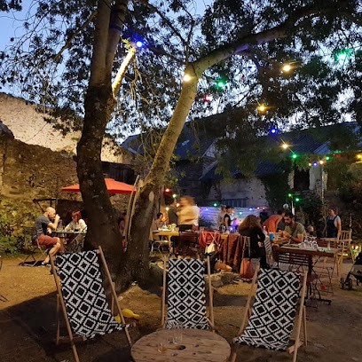 Guinguette Au Bout de l'île - Restaurant et hebergement touristique (yourtes, toue cabanée et chambres d'hôtes), Restaurant à Mauges-sur-Loire