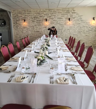 Auberge Les Blés D'Or, Restaurant à Ruaudin