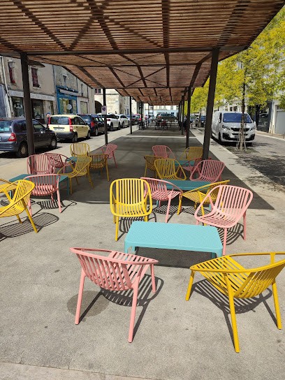 Les Halles Bar-Brasserie, Restaurant à Fontenay-le-Comte