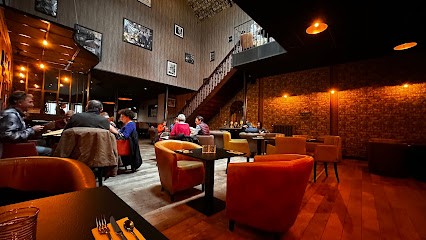 Les 3 Petits Cochon's, Restaurant à Laval