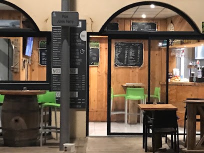 Arona, Restaurant à Lacanau