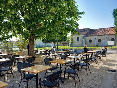 Le Café de la Place, Restaurant à Saint-Laurent-de-la-Prée