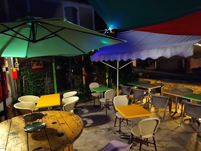 Le Bistrot De Lauzès, Restaurant à Lauzès