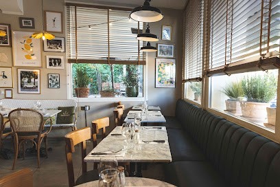 Rita Mougins, Restaurant à Mougins