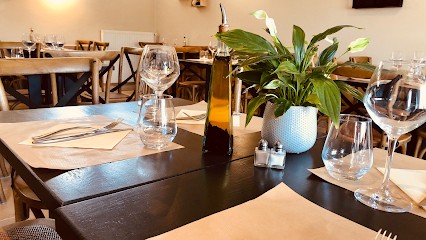 Comme à La Maison, Restaurant à Dhuizon