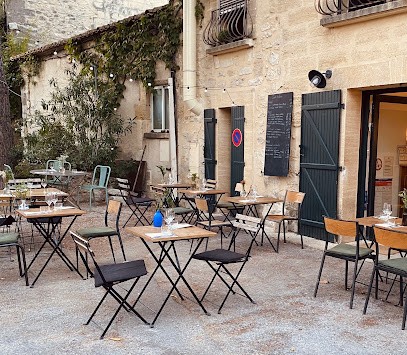 Le Flores, Restaurant à Saint-Hilaire-d'Ozilhan