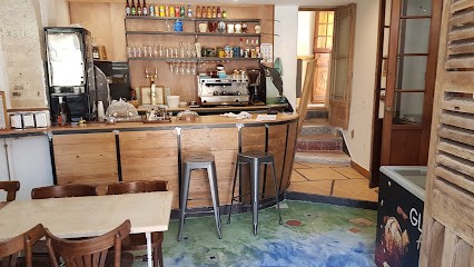 Café bistrot Gavatxa, Restaurant à Rousset-les-Vignes