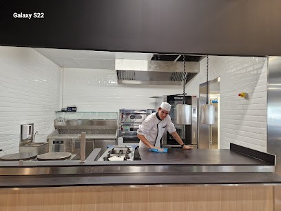 Plateau d'Auguste, Restaurant à Saintes