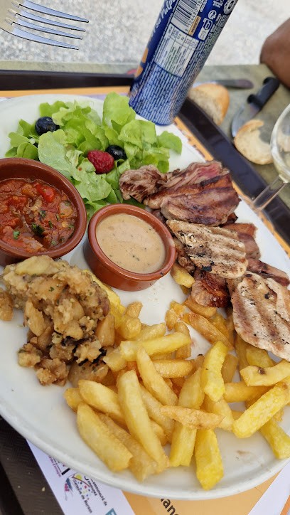 Centre D'accueil Du Lac D'Estaing, Restaurant à Estaing