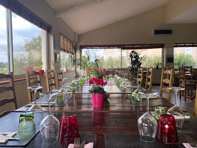 Hôtel le Grand Puech, Restaurant à Mimet