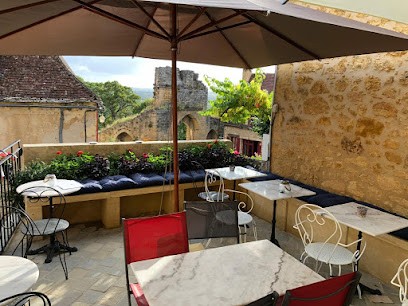 Restaurant Hibiscus: tapas, boissons fraiches, et bar à vin, Restaurant à Domme