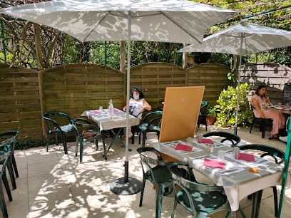 Retour Aux Sources, Restaurant à Meyras