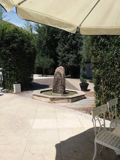 Auberge Provençale De La Pauline, Restaurant à La Garde