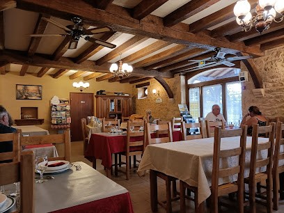 Ferme Auberge des Genestes: chambres et tables d'hôtes de charme avec piscine DORDOGNE PÉRIGORD NOIR, Restaurant à Saint-Geniès