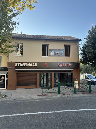 Street Naan & Sweet Restaurant à la Garde