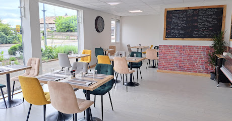 Ti Spot Restaurant à Sainte-Bazeille