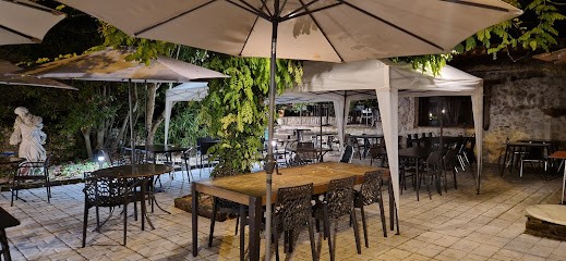 Villa Smeralda, Restaurant à Pujols