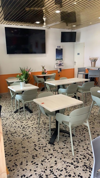 Café d'orient- Chez les copains, Restaurant à Saint-Saturnin-lès-Avignon