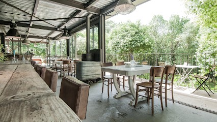 Bassiviere Barn Chic -Boutique Apartments, Restaurant à Saint-Étienne-de-Villeréal