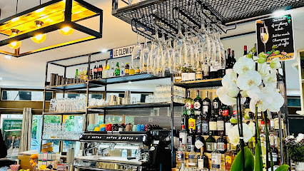 Le Clem Café Restaurant à Courbevoie