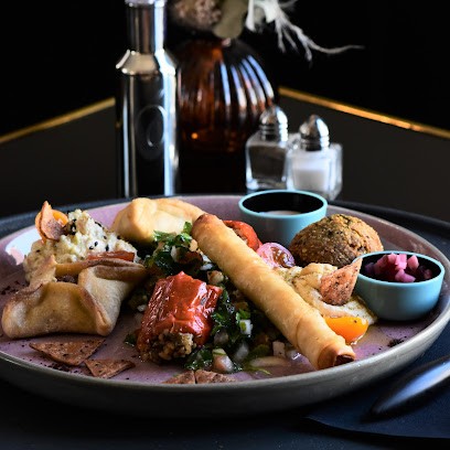 La Table De Racha, Restaurant à Montfort-l'Amaury