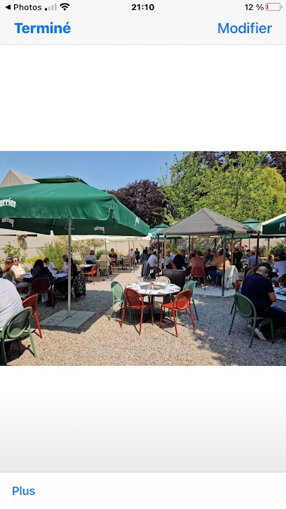 La Petite Belgique, Restaurant à Chéreng