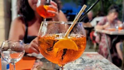 Brasserie Du Cours, Restaurant à Violès