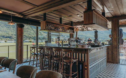 La Tour De Contrôle - Restaurant & Hébergement En Savoie Restaurant à Challes-les-Eaux