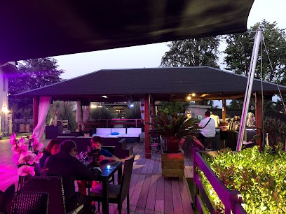 Villa 444, Restaurant à Lentilly