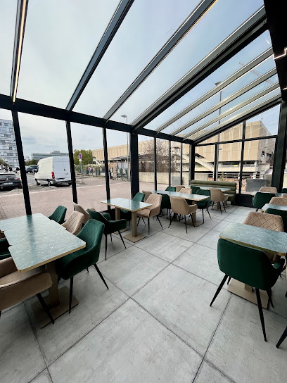 Just Well Restaurant à Cergy