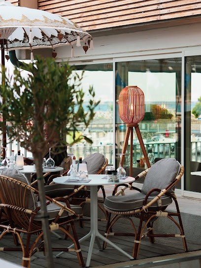 Restaurant Le M, Restaurant à Saint-Cyr-sur-Mer